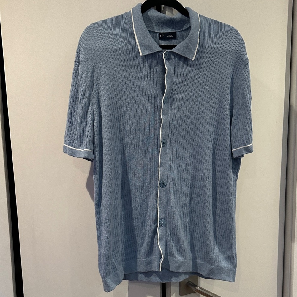 GAP Ribbed Button-Front Polo Shirt